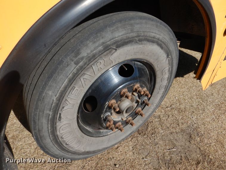 image for item GX9897 2004 Thomas Saf-T-Liner MVP EF school bus