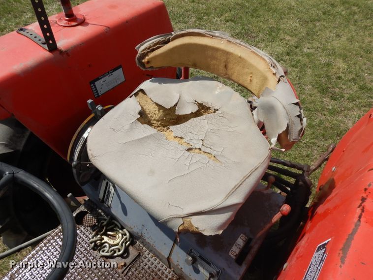 image for item GY9002 1967 Massey-Ferguson 180 tractor