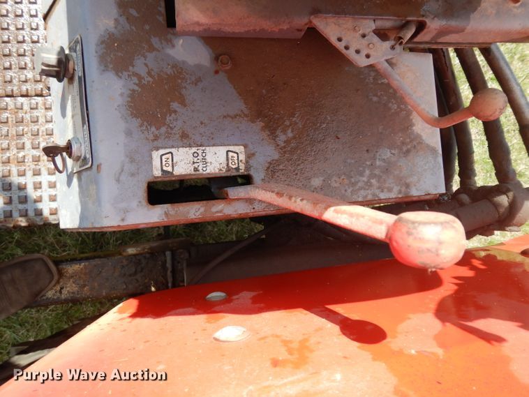 image for item GY9002 1967 Massey-Ferguson 180 tractor