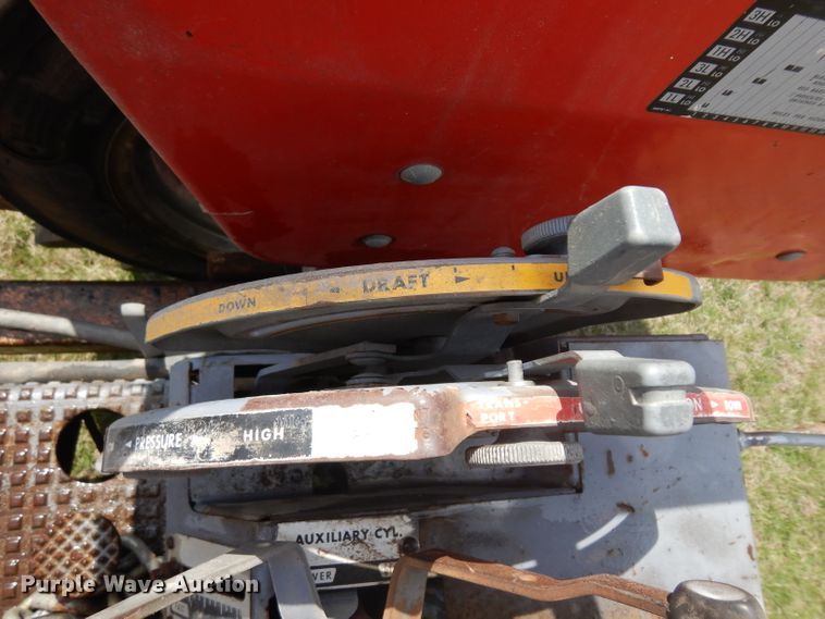 image for item GY9002 1967 Massey-Ferguson 180 tractor