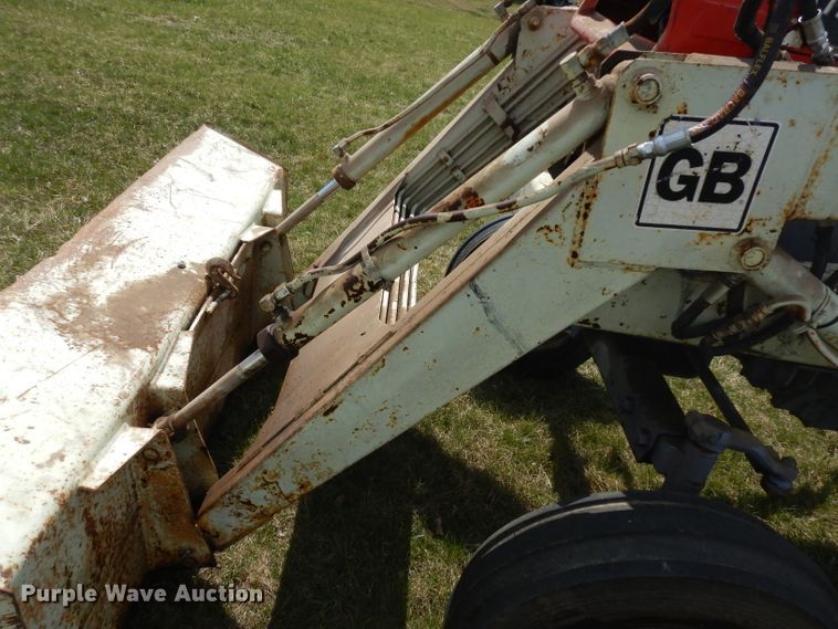 image for item GY9002 1967 Massey-Ferguson 180 tractor