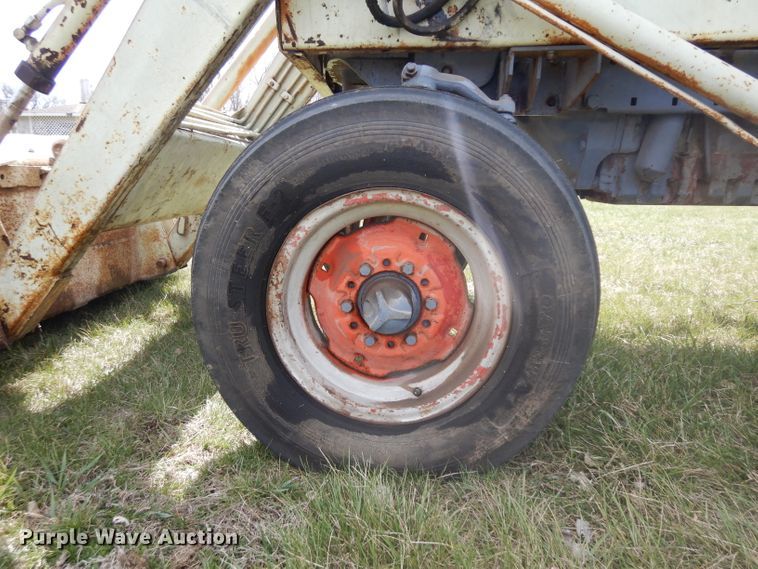 image for item GY9002 1967 Massey-Ferguson 180 tractor