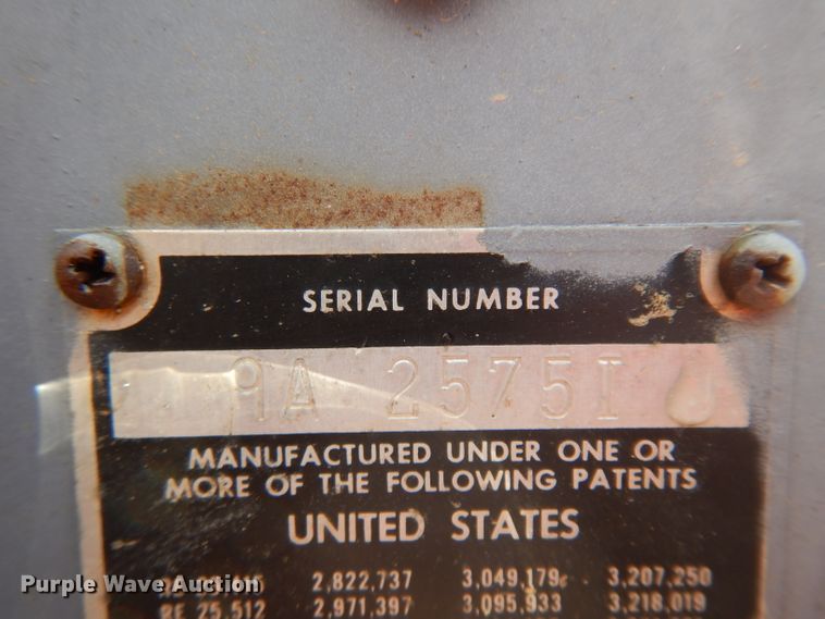 image for item GY9002 1967 Massey-Ferguson 180 tractor