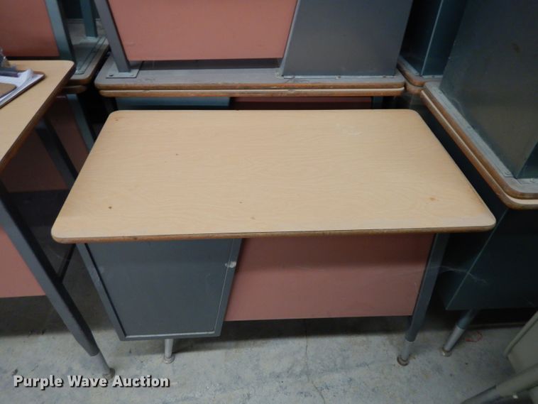 image for item HT9034 (19) desks