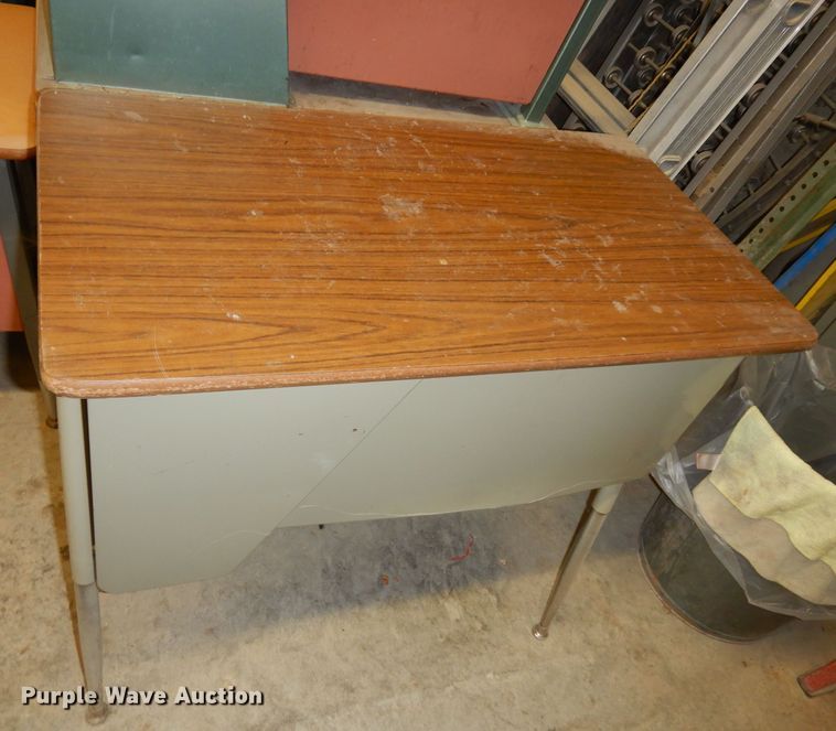 image for item HT9034 (19) desks