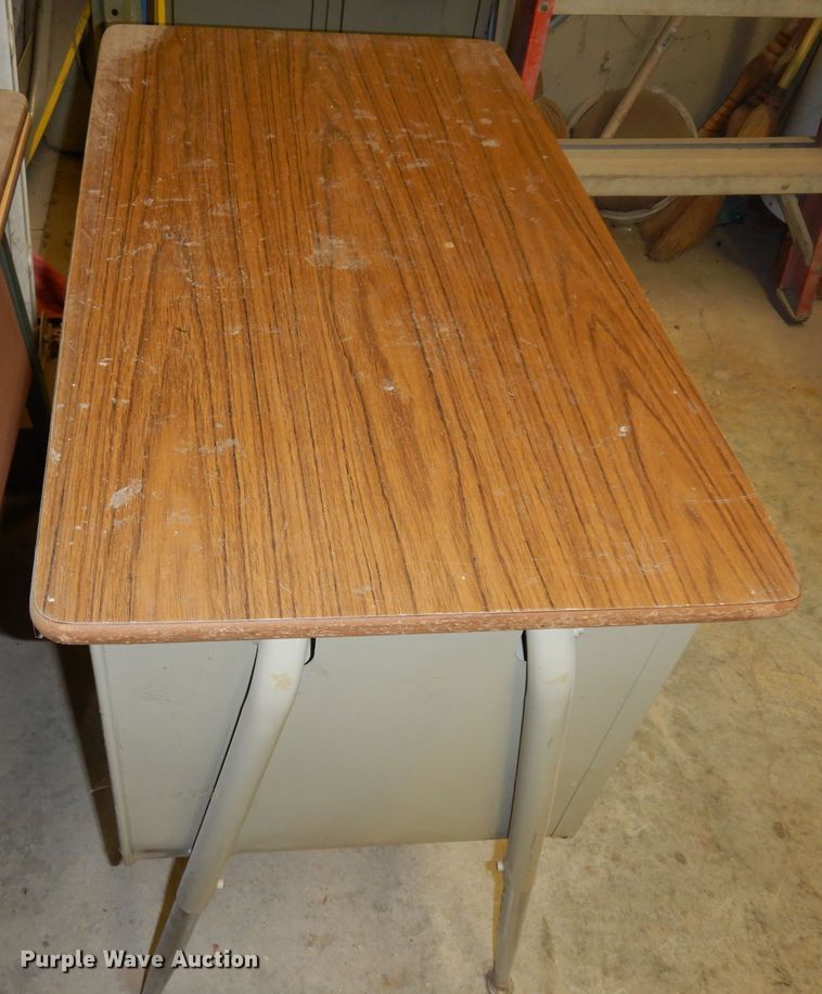 image for item HT9034 (19) desks