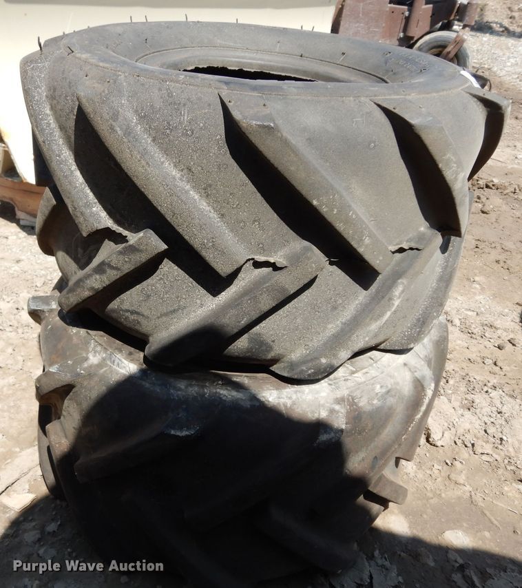 image for item HT9066 (2) Carlisle 18 x 9.50-8 tires