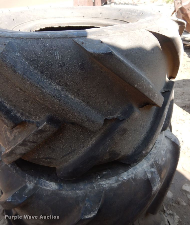 image for item HT9066 (2) Carlisle 18 x 9.50-8 tires