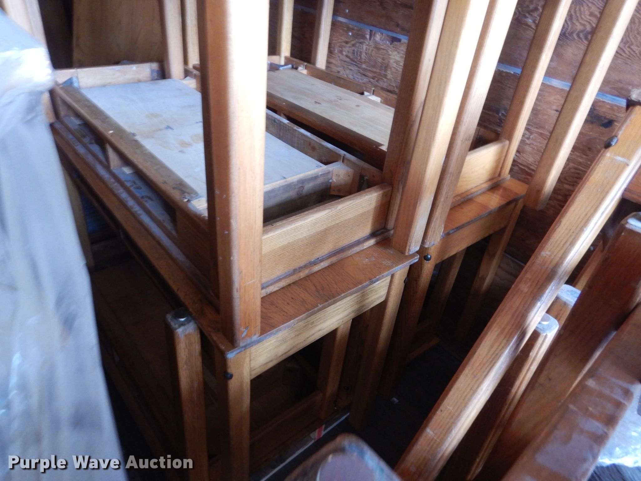 Furniture in Des Moines, IA Item FX9067 sold Purple Wave