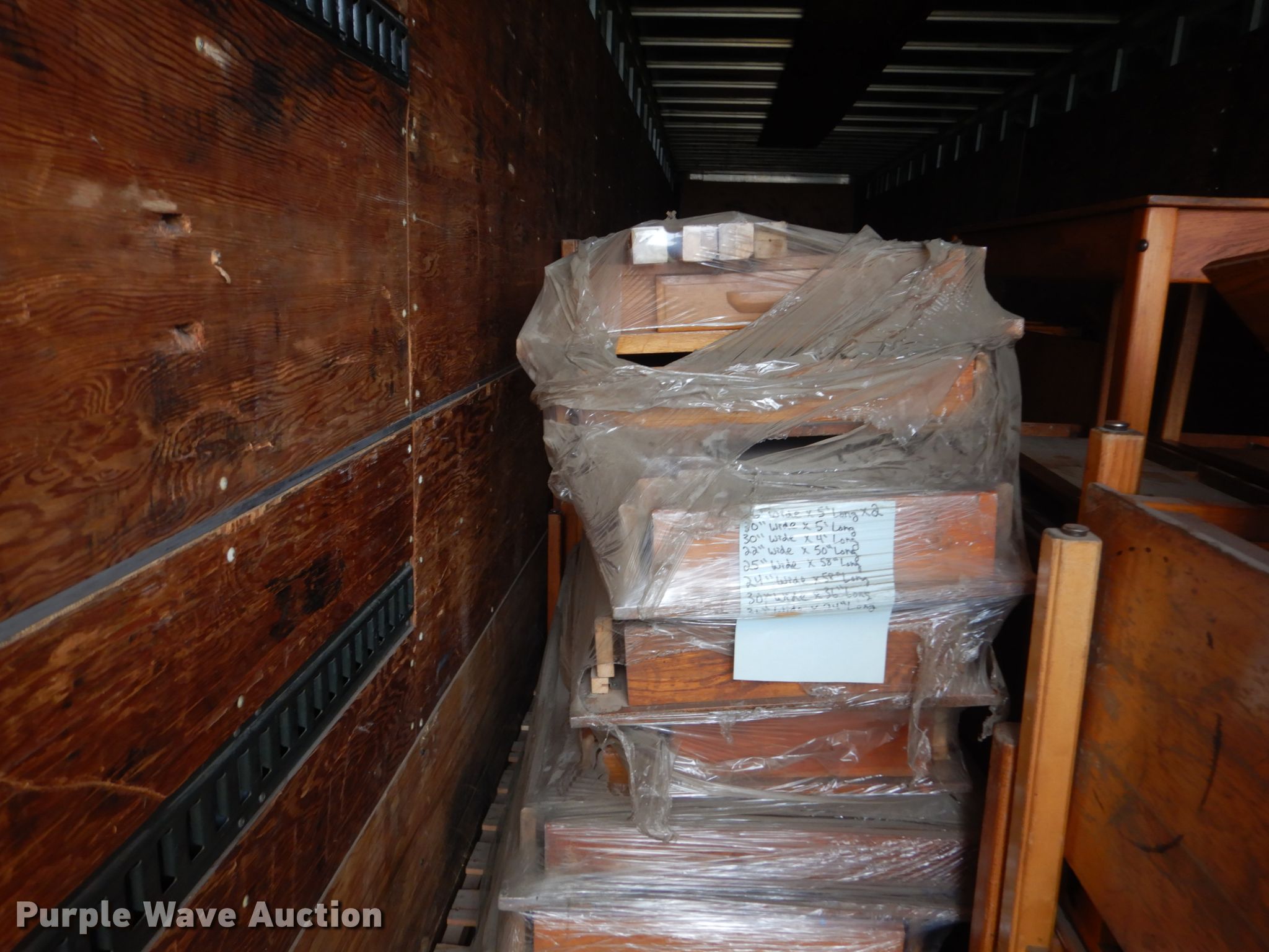 Furniture in Des Moines, IA Item FX9067 sold Purple Wave