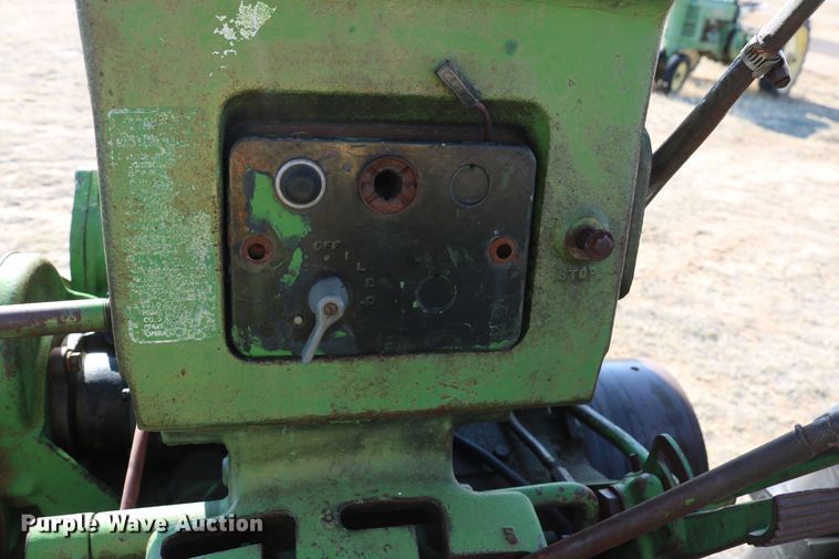 image for item DD6089 1959 John Deere 730 tractor