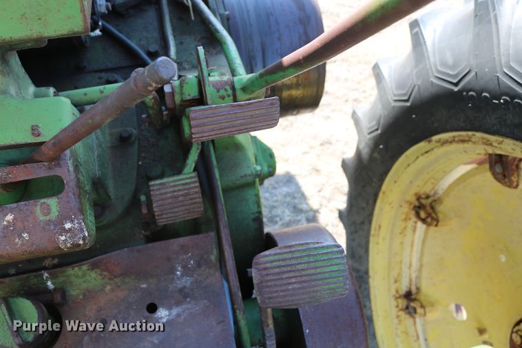 image for item DD6089 1959 John Deere 730 tractor