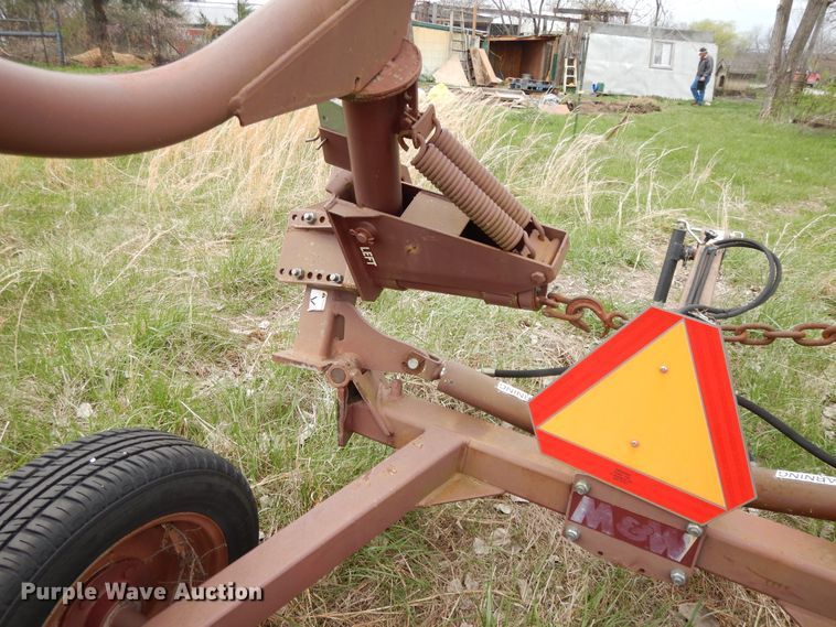 image for item DF6054 M&W ER10 hay rake