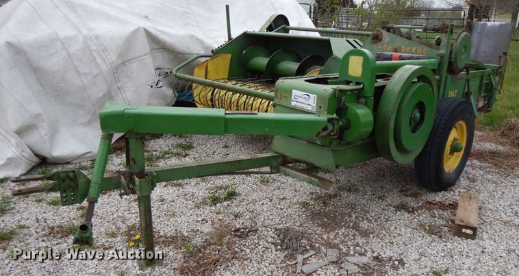 image for item DF6055 John Deere 214T small square baler