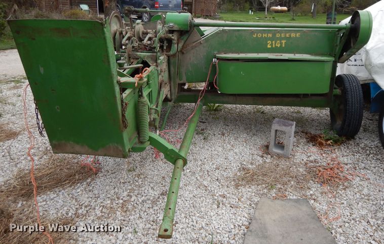 image for item DF6055 John Deere 214T small square baler