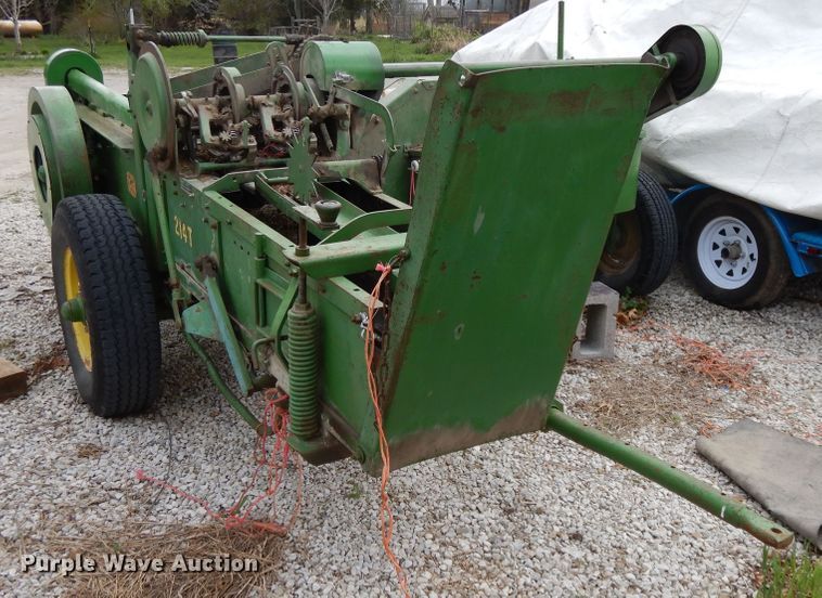 image for item DF6055 John Deere 214T small square baler