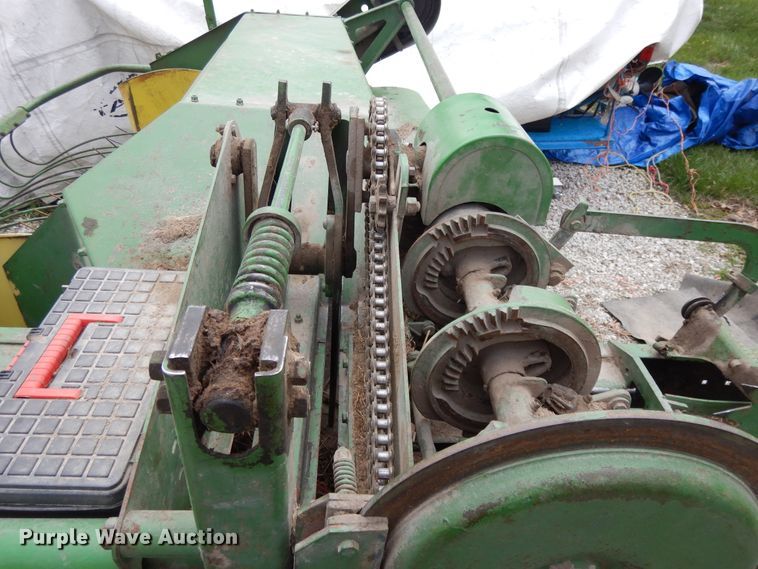 image for item DF6055 John Deere 214T small square baler