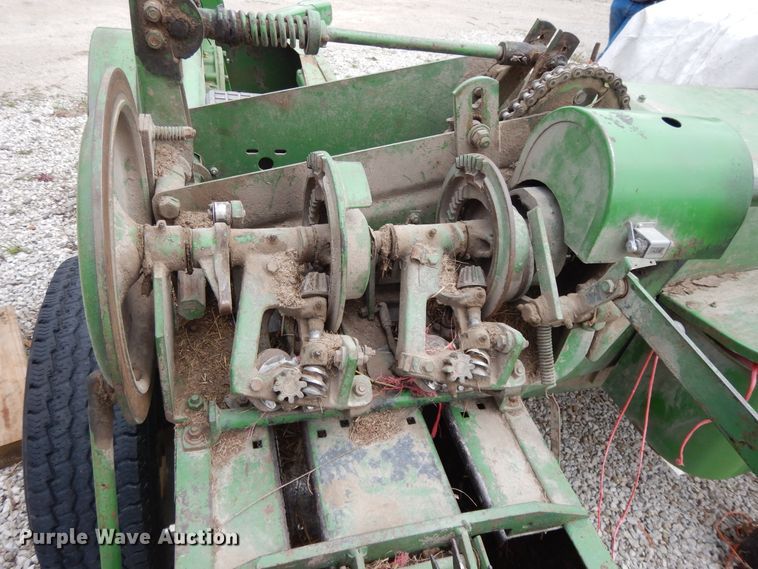 image for item DF6055 John Deere 214T small square baler