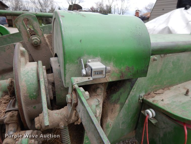 image for item DF6055 John Deere 214T small square baler