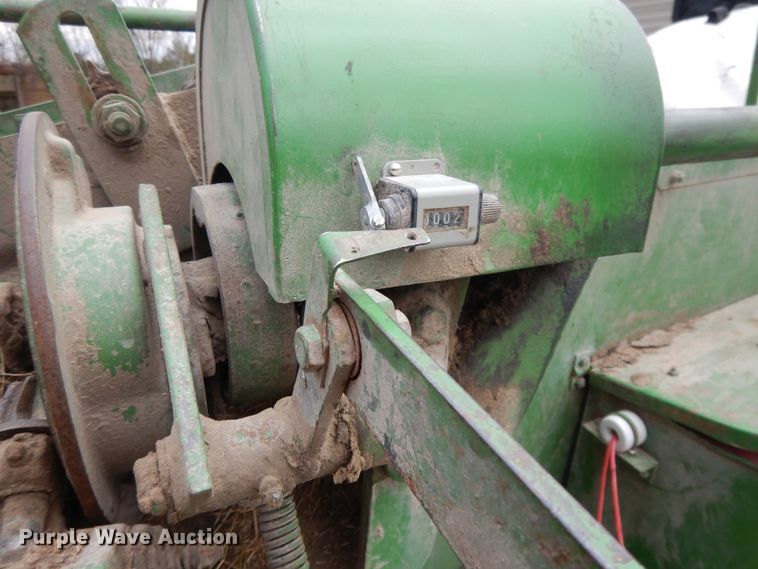 image for item DF6055 John Deere 214T small square baler