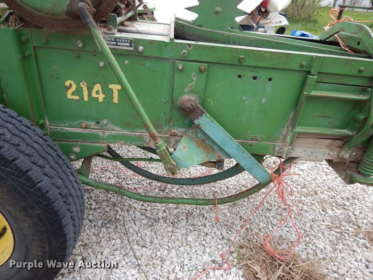 image for item DF6055 John Deere 214T small square baler