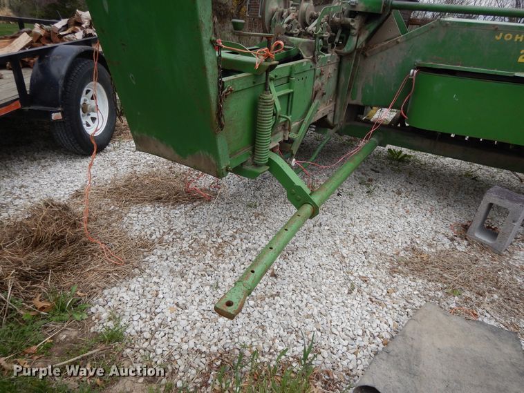 image for item DF6055 John Deere 214T small square baler