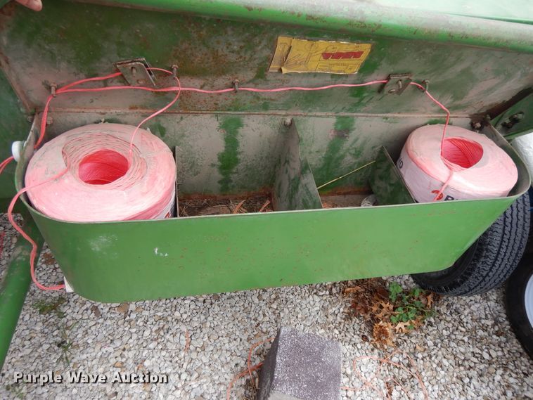 image for item DF6055 John Deere 214T small square baler