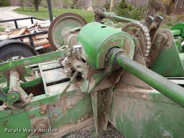 image for item DF6055 John Deere 214T small square baler