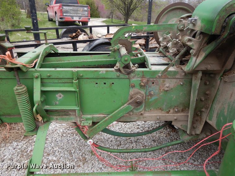 image for item DF6055 John Deere 214T small square baler