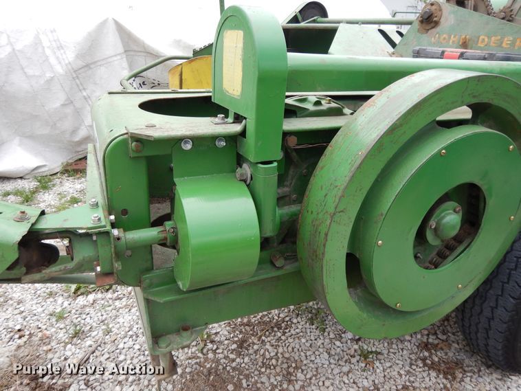 image for item DF6055 John Deere 214T small square baler