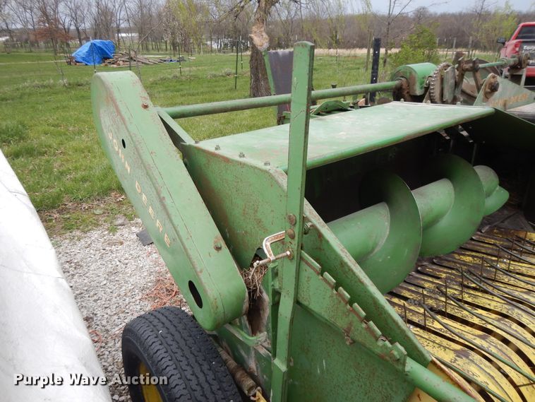 image for item DF6055 John Deere 214T small square baler