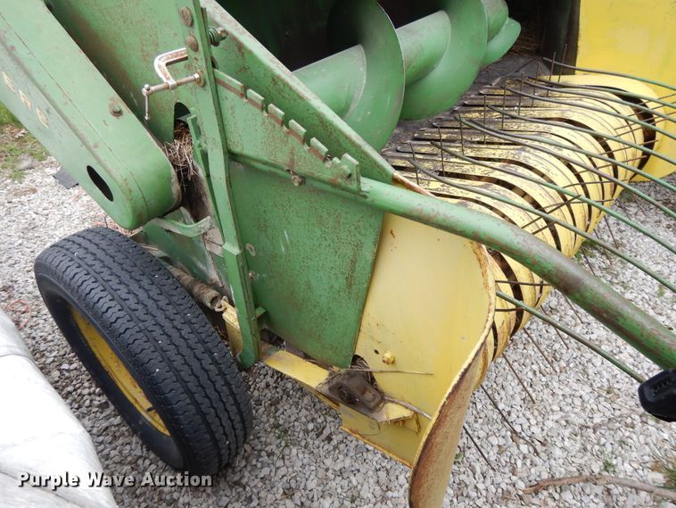 image for item DF6055 John Deere 214T small square baler