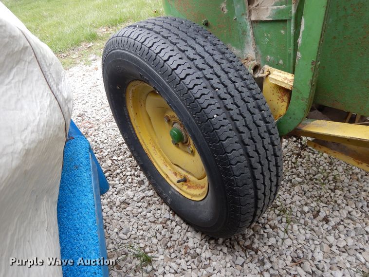 image for item DF6055 John Deere 214T small square baler