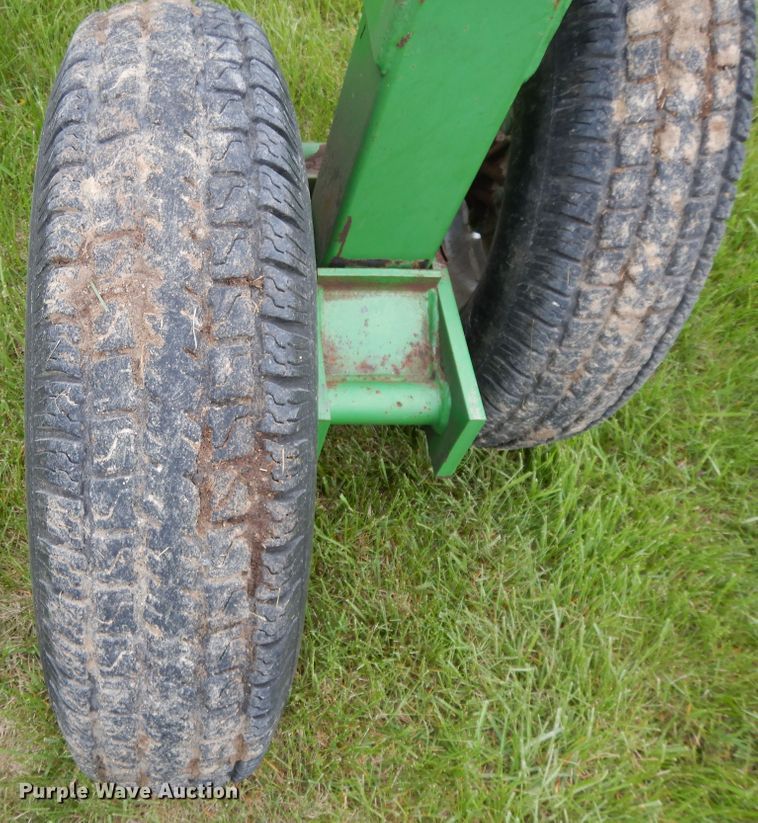 image for item DF6057 Frontier WR1212C hay rake