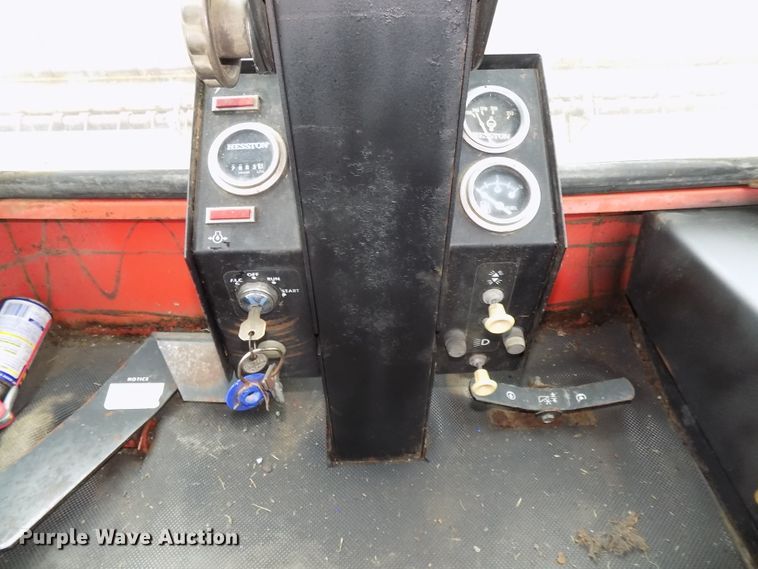 image for item DG2563 Hesston 6450 windrower