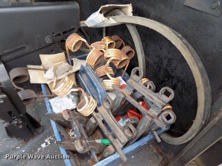 image for item DG2563 Hesston 6450 windrower