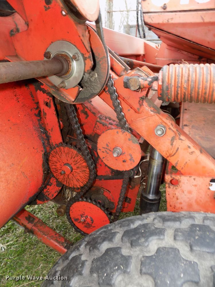 image for item DG2563 Hesston 6450 windrower