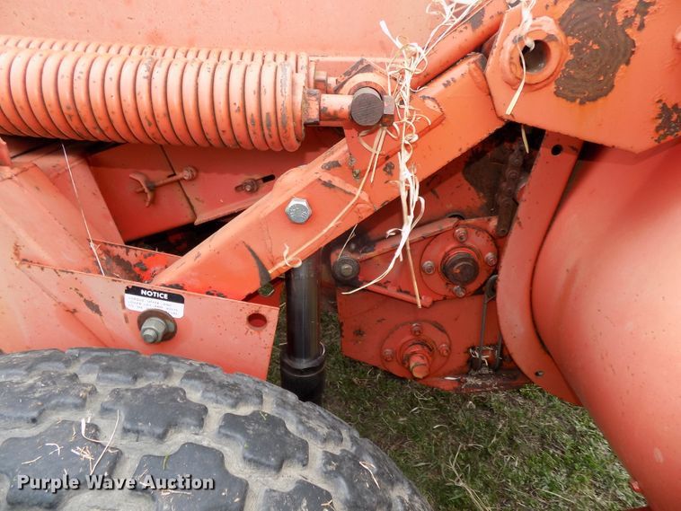 image for item DG2563 Hesston 6450 windrower