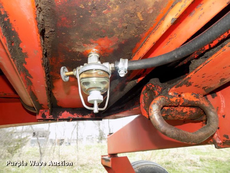 image for item DG2563 Hesston 6450 windrower