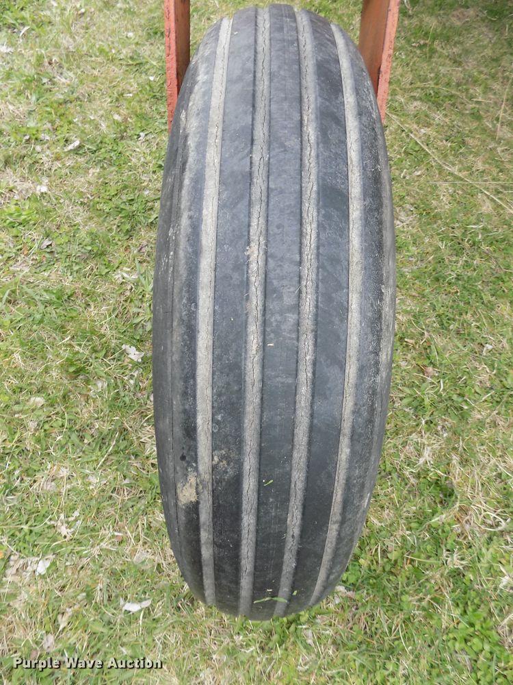 image for item DG2563 Hesston 6450 windrower