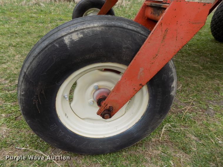 image for item DG2563 Hesston 6450 windrower