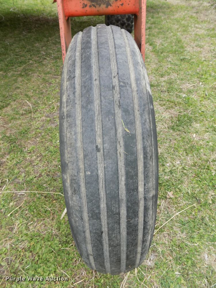 image for item DG2563 Hesston 6450 windrower