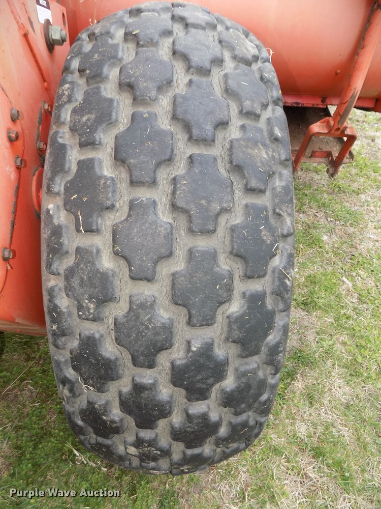 image for item DG2563 Hesston 6450 windrower