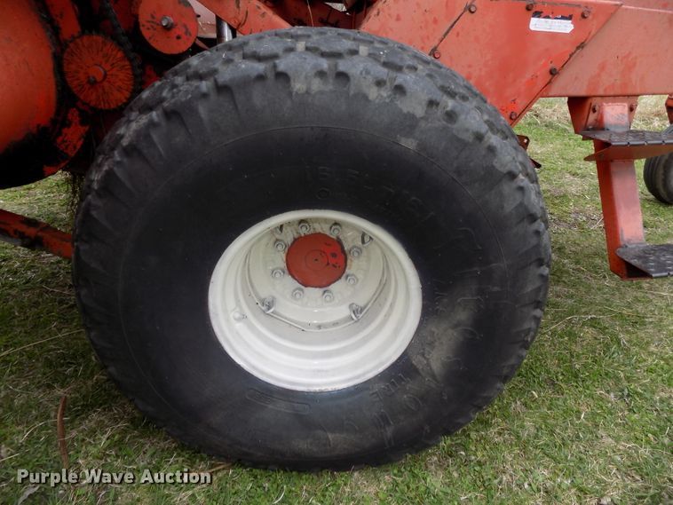 image for item DG2563 Hesston 6450 windrower