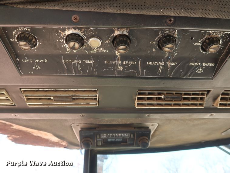 image for item DG7127 1974 John Deere 4630 tractor