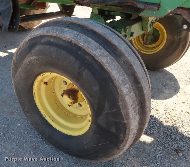 image for item DG7127 1974 John Deere 4630 tractor