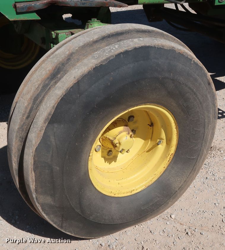 image for item DG7127 1974 John Deere 4630 tractor