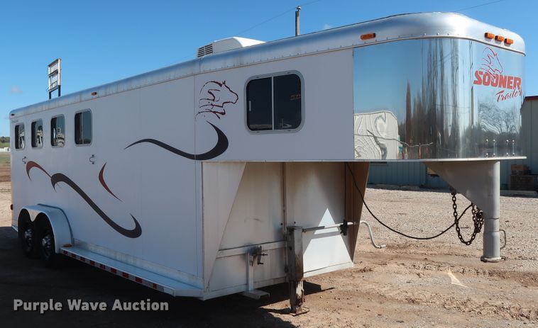image for item DG7136 2000 Sooner Revolution livestock trailer