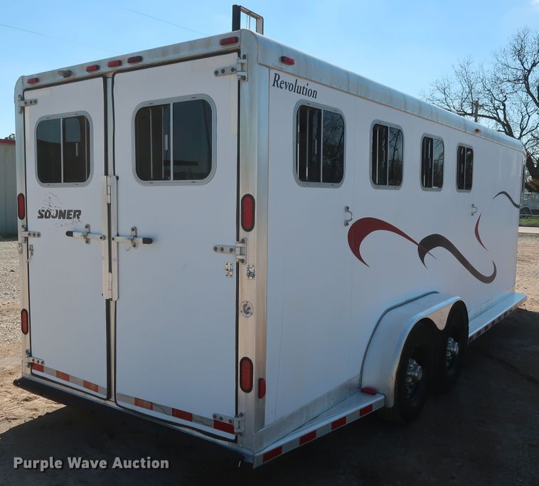 image for item DG7136 2000 Sooner Revolution livestock trailer