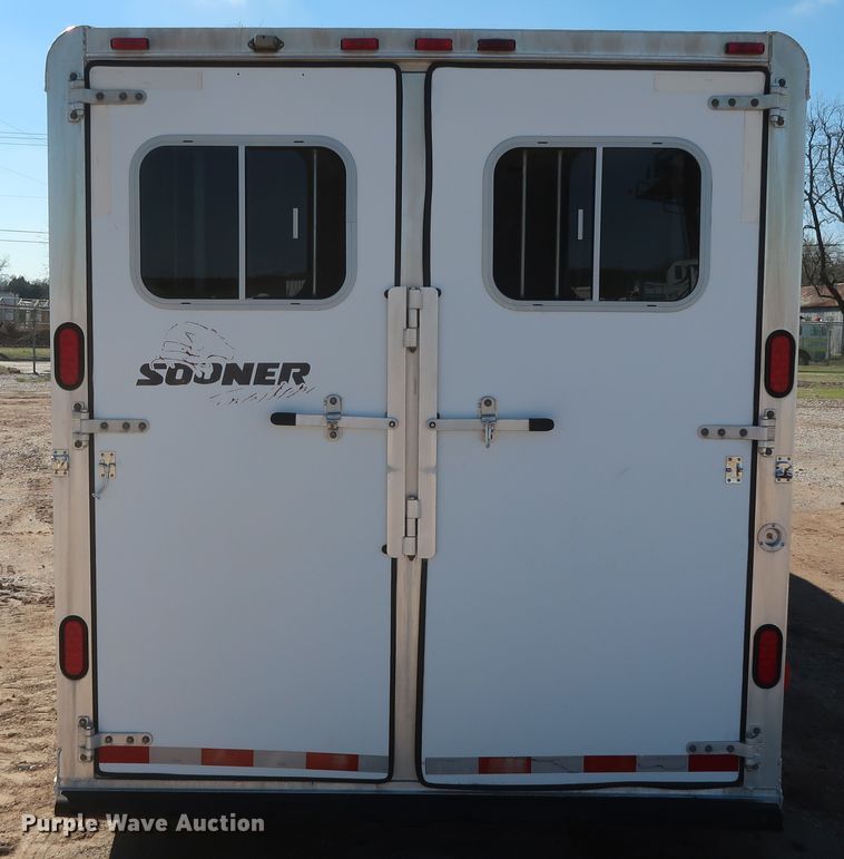 image for item DG7136 2000 Sooner Revolution livestock trailer